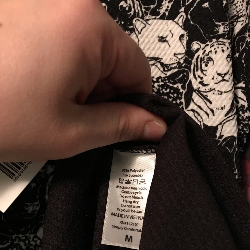 Lularoe Georgia dress tigers, lions, leopards 🐆 - Picture 2 of 4